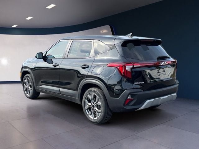Certified 2024 Kia Seltos LX AWD/4WD image 3
