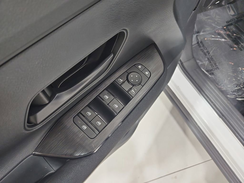 Certified 2025 Nissan Kicks S image 13