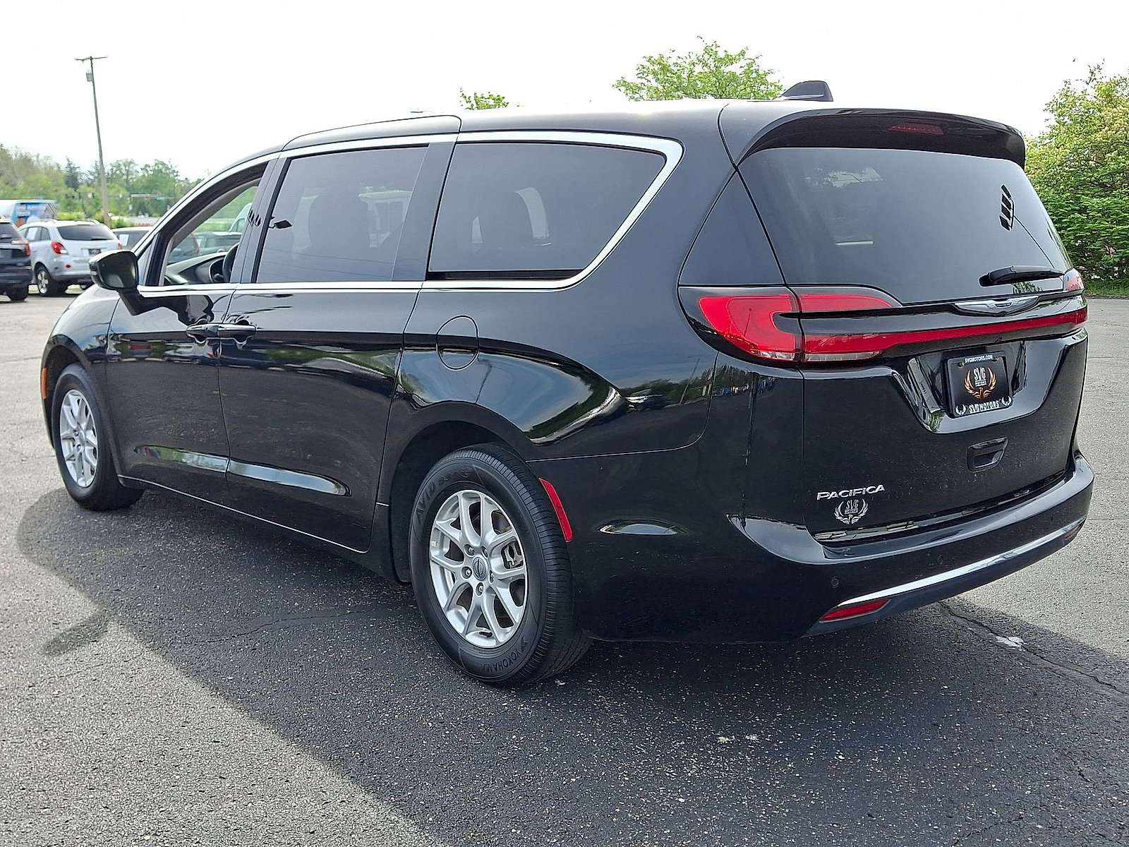 Used 2024 Chrysler Pacifica Touring-L FWD image 22