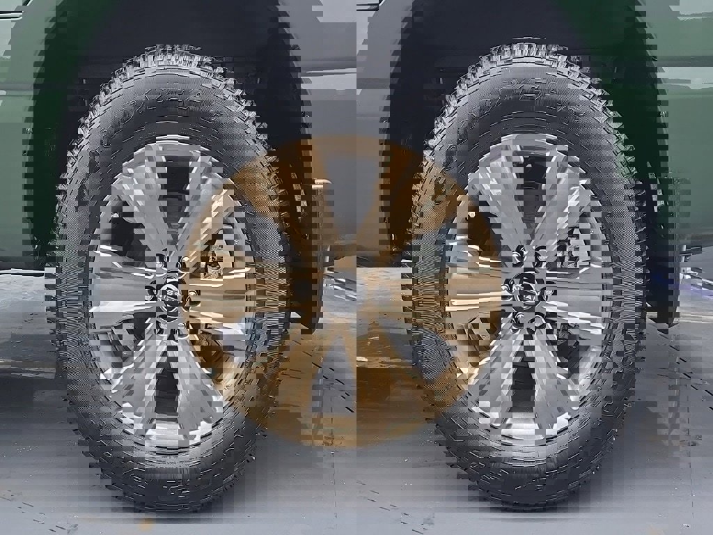 Used 2024 Nissan Titan SV w/ SV Bronze Edition Package image 12