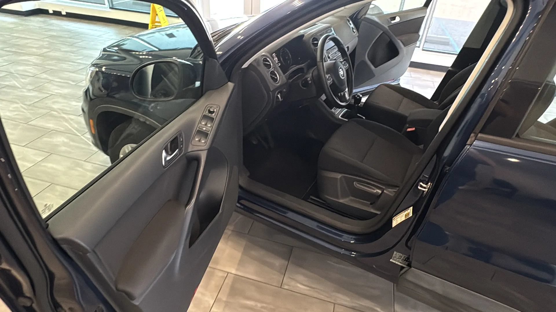 Used 2013 Volkswagen Tiguan S FWD image 20