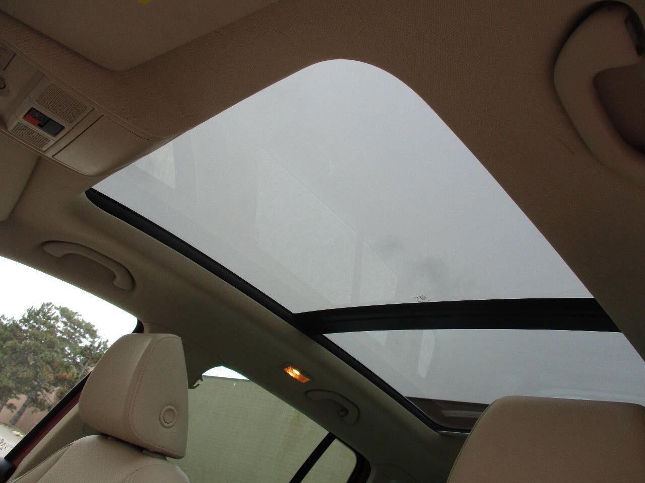 Used 2016 Volkswagen Tiguan SE image 35