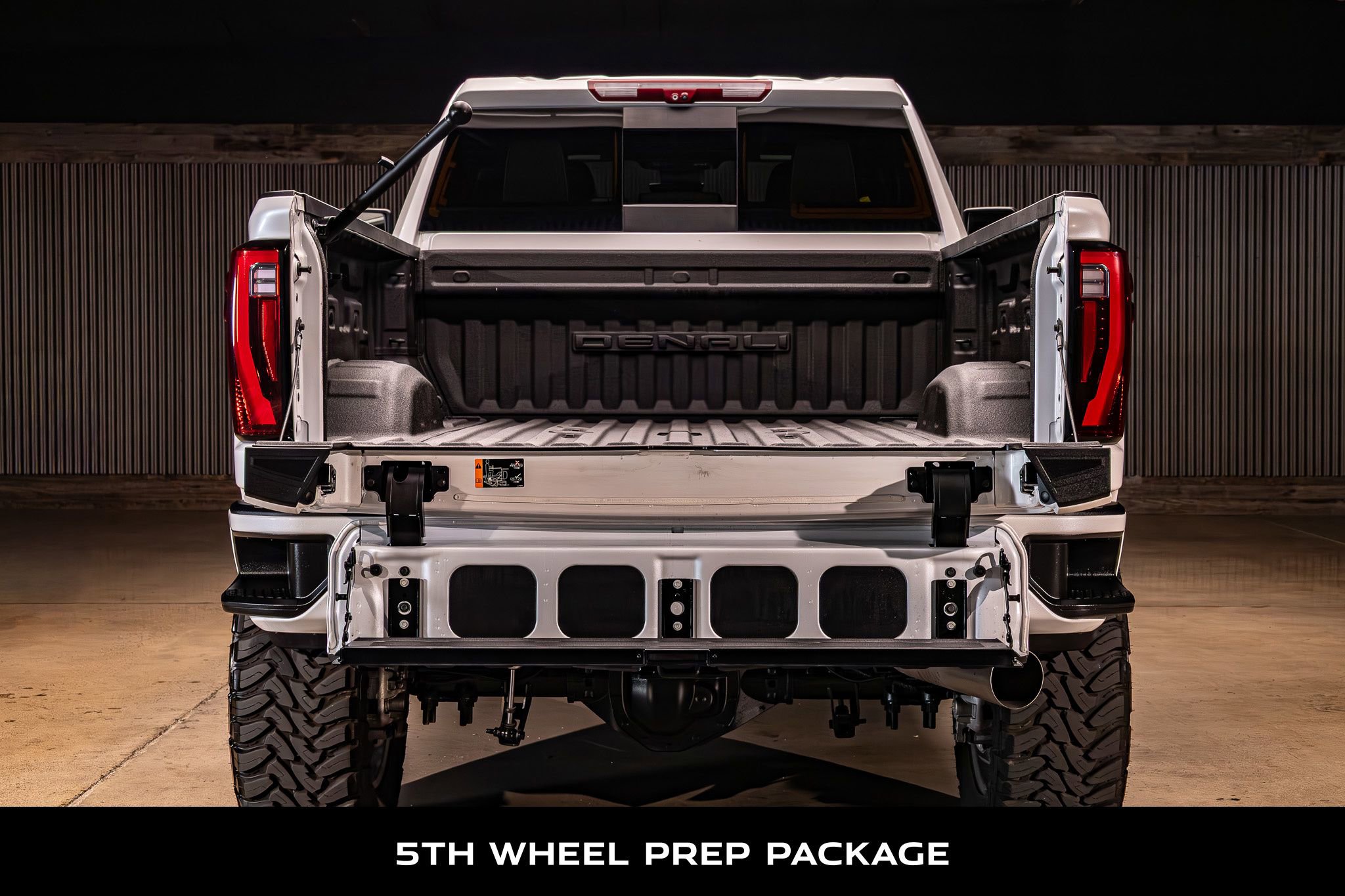 Used 2024 GMC Sierra 2500 Denali w/ Denali Reserve Package image 8