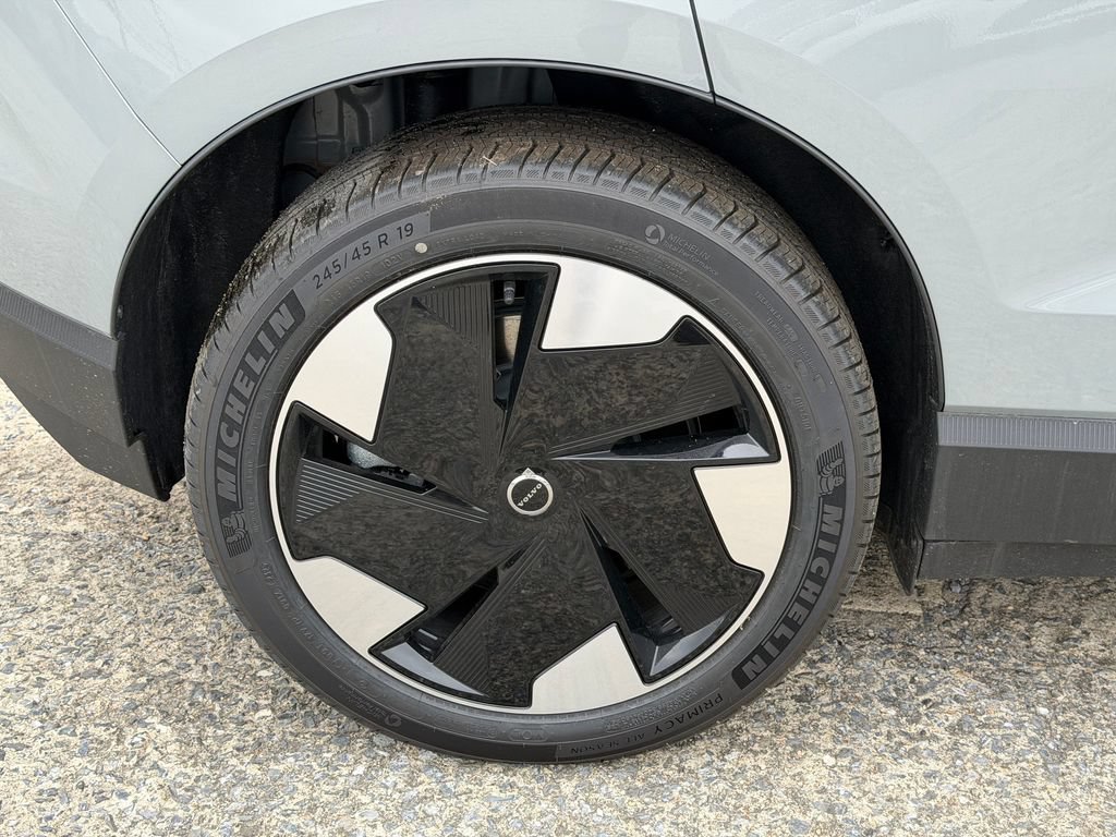New 2026 Volvo EX30 Plus w/ Protection Package Premier AWD/4WD image 6