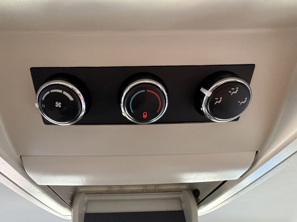 Used 2008 Chrysler Town & Country Touring FWD image 24