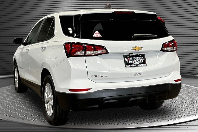 Used 2022 Chevrolet Equinox LS w/ LS Convenience Package FWD image 4