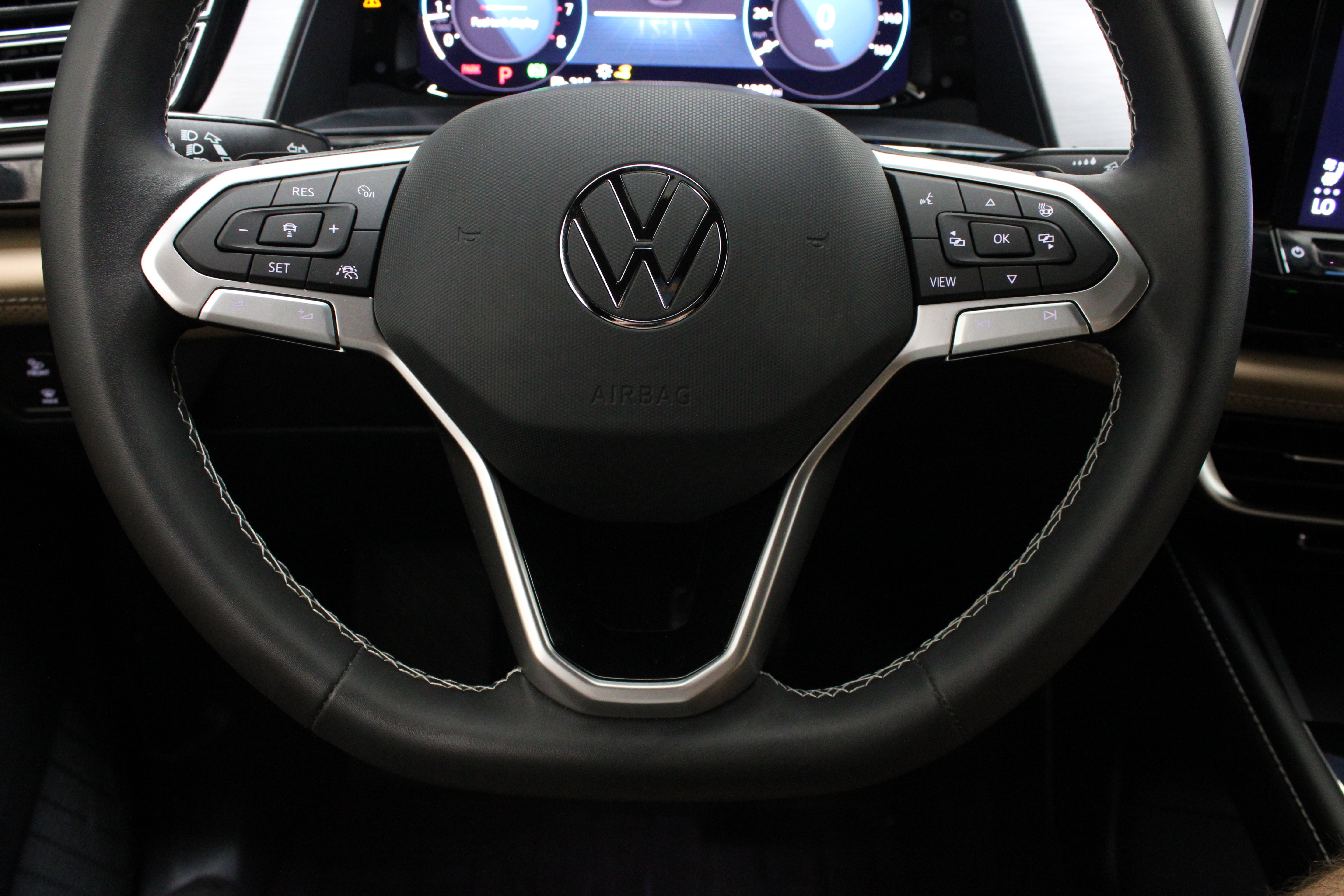 Used 2024 Volkswagen Atlas Cross Sport SE FWD image 24