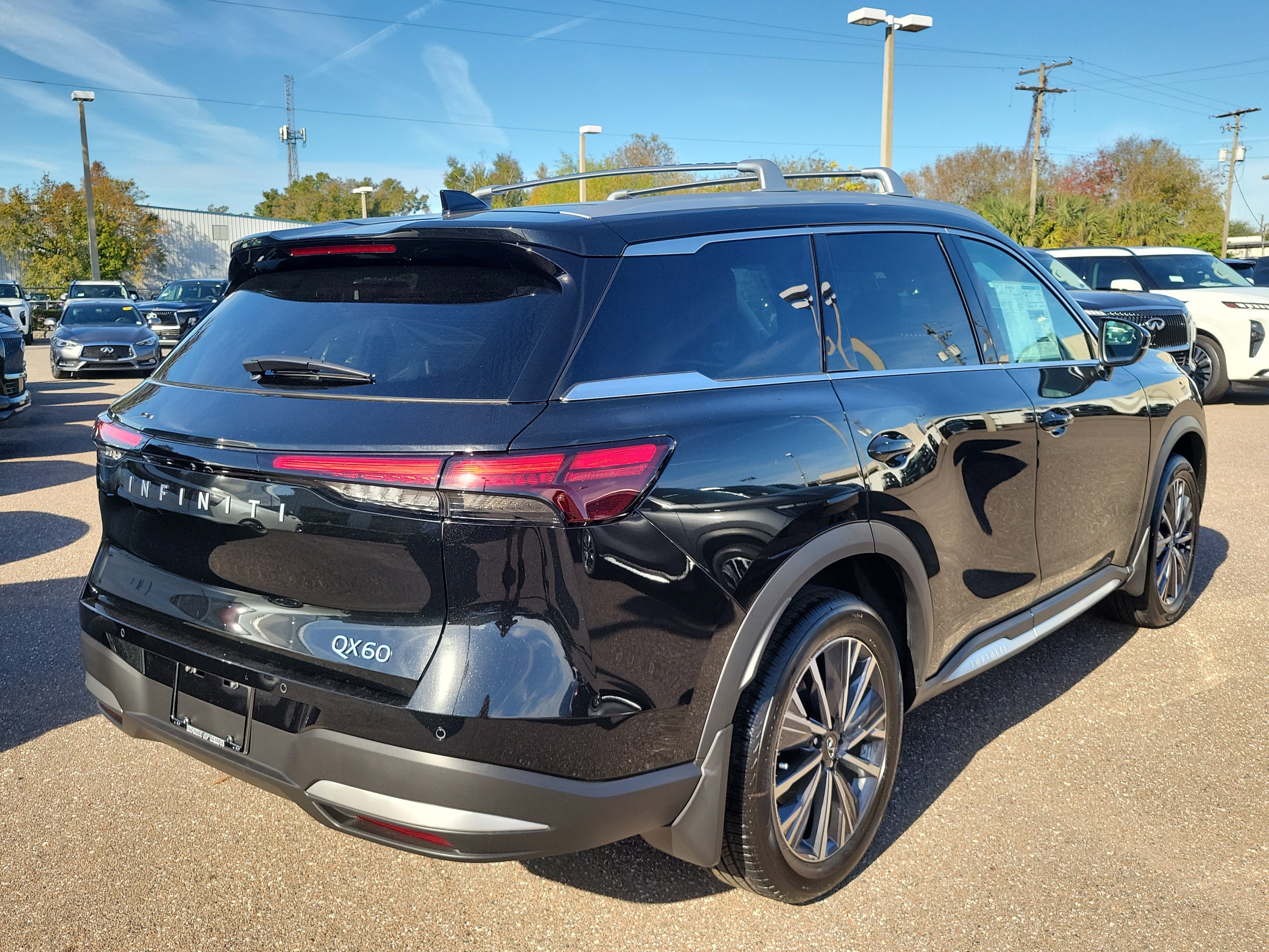 New 2026 INFINITI QX60 Luxe w/ Family Package image 3