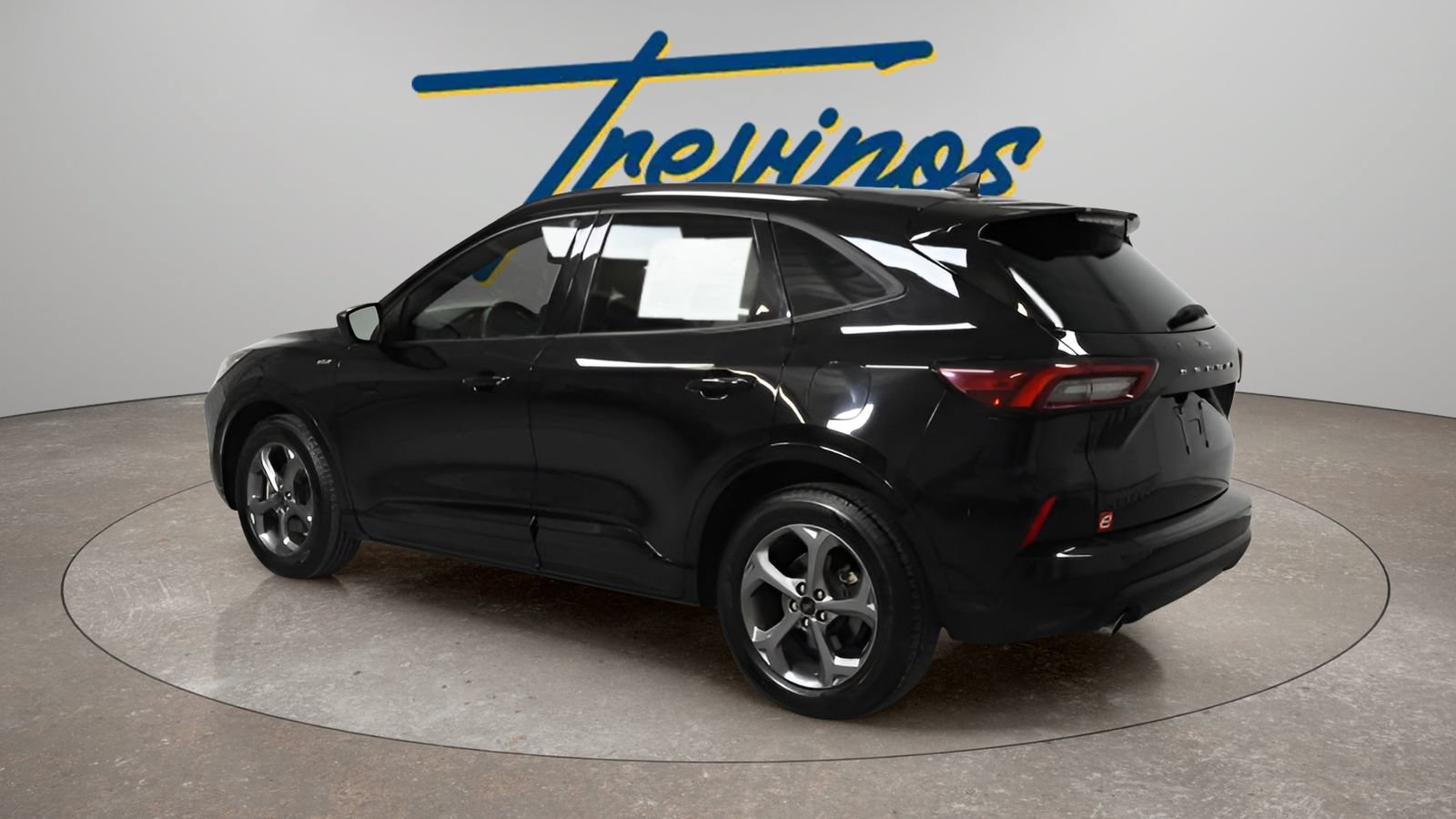 Used 2023 Ford Escape ST-Line FWD image 9