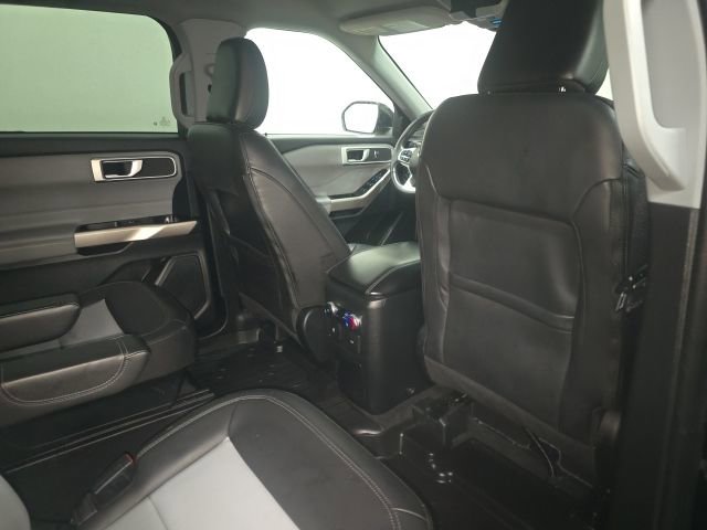 Used 2023 Ford Explorer XLT w/ Equipment Group 202A image 7