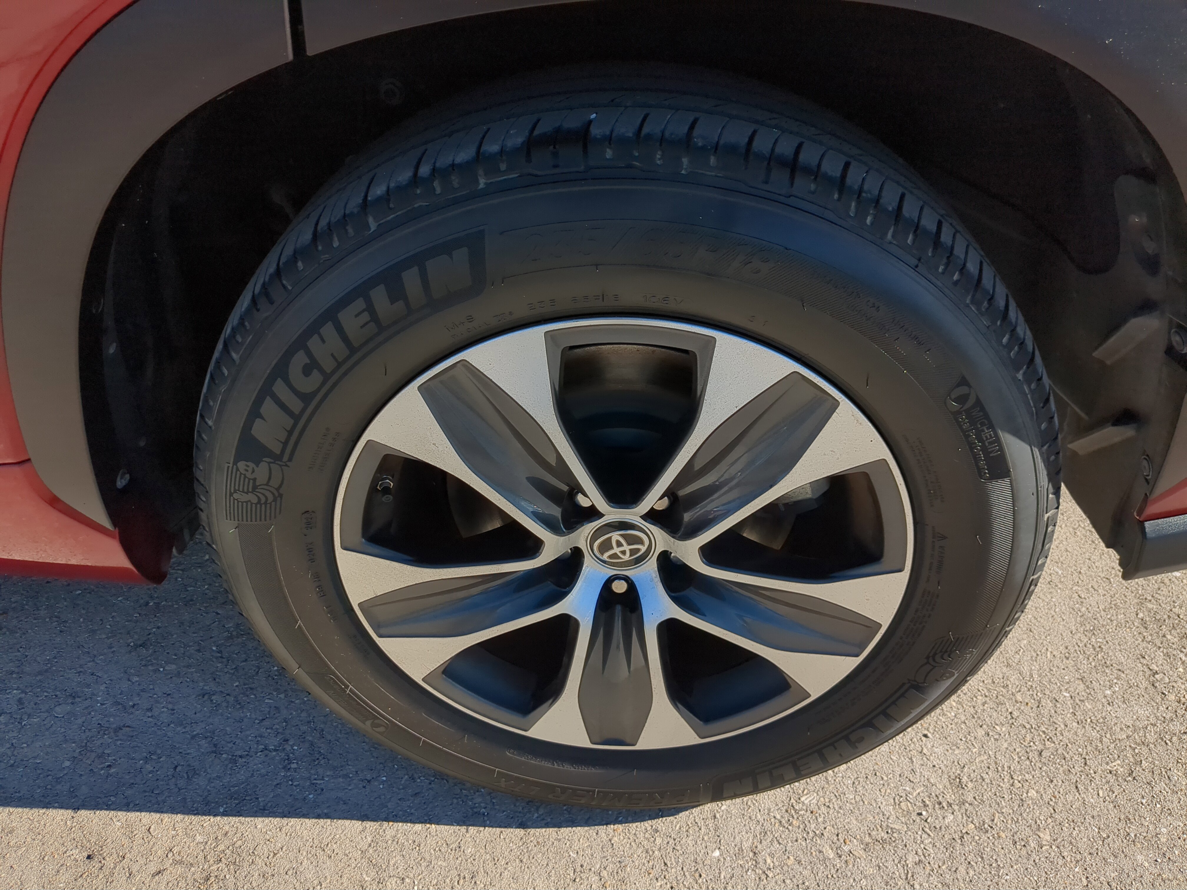 Used 2020 Toyota Highlander XLE image 33