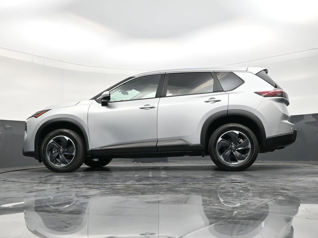 Used 2024 Nissan Rogue SV image 22