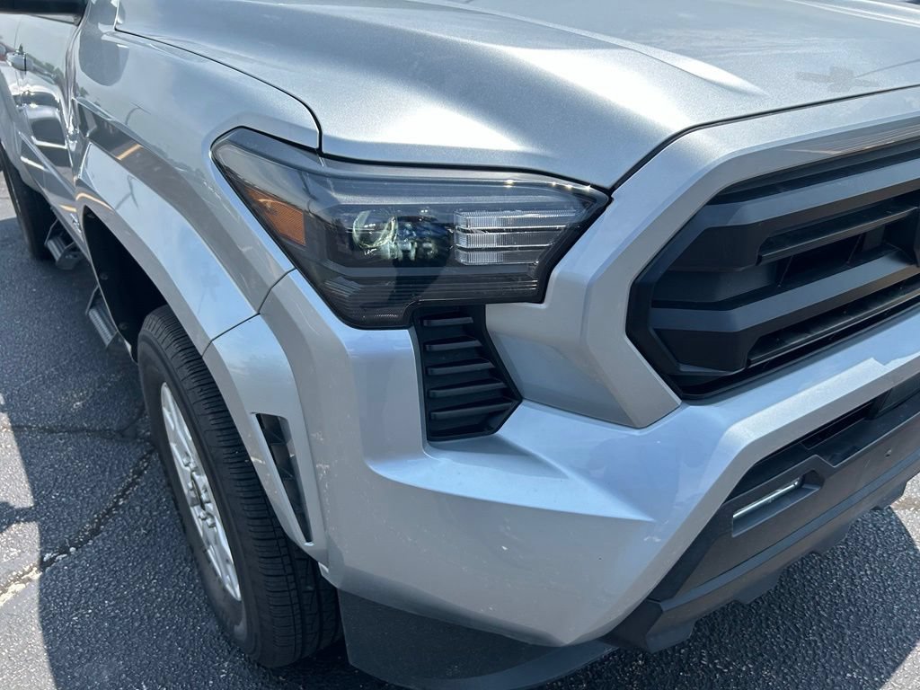 Used 2024 Toyota Tacoma SR5 AWD/4WD image 3