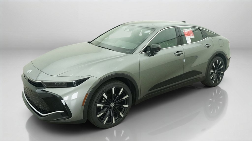 New 2026 Toyota Crown Platinum AWD/4WD image 1