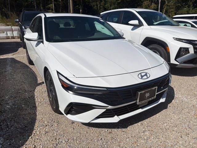 Used 2024 Hyundai Elantra SEL w/ Convenience Package