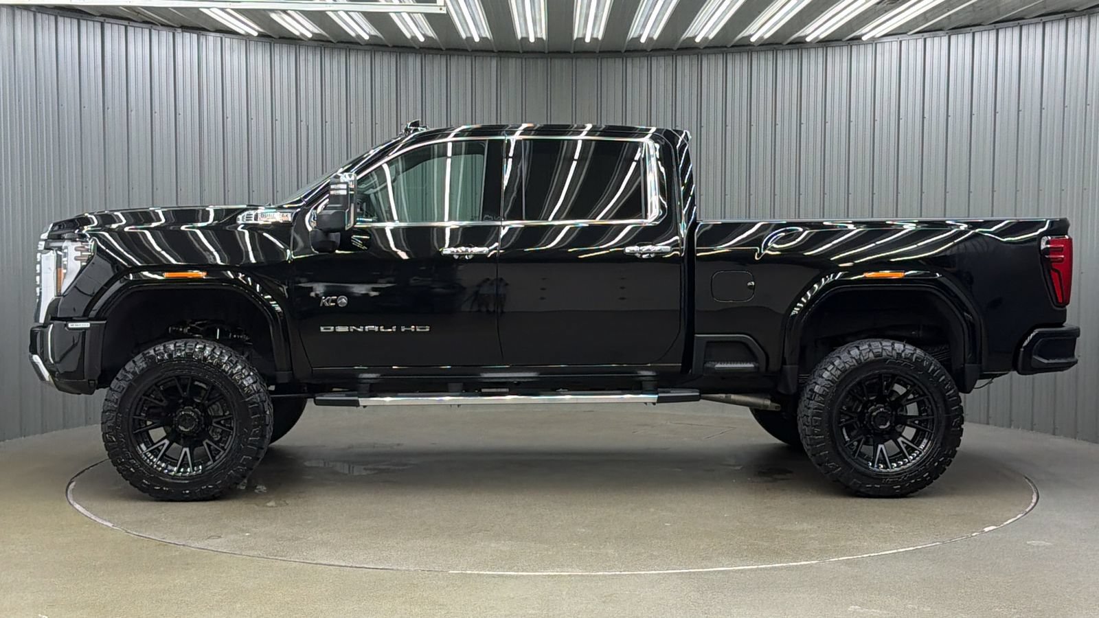 Used 2026 GMC Sierra 3500 Denali w/ Denali Reserve Package AWD/4WD image 2