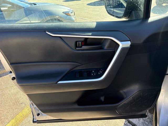 Used 2022 Toyota RAV4 LE image 24