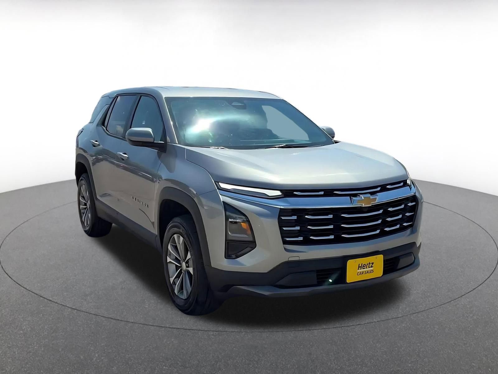 Used 2025 Chevrolet Equinox LT image 3