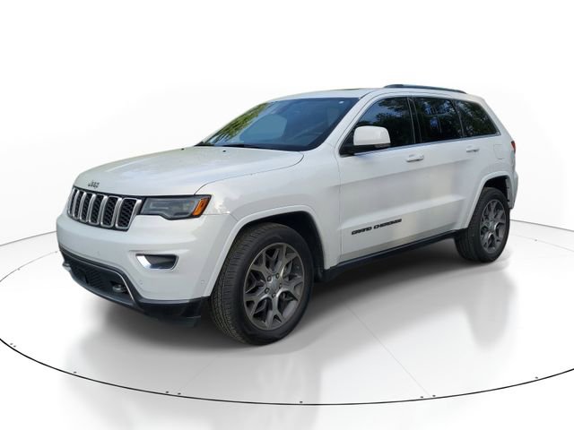 Used 2018 Jeep Grand Cherokee Limited image 3