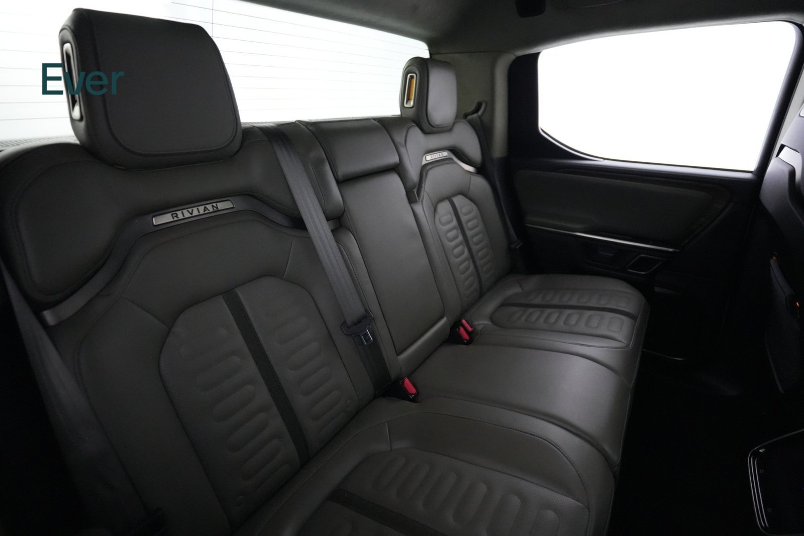 Used 2024 Rivian R1T Adventure Dual AWD/4WD image 5