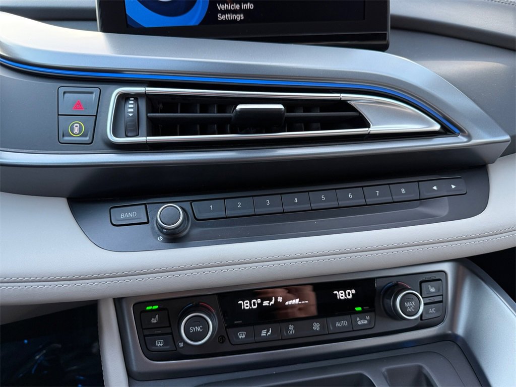 Used 2015 BMW i8 image 27