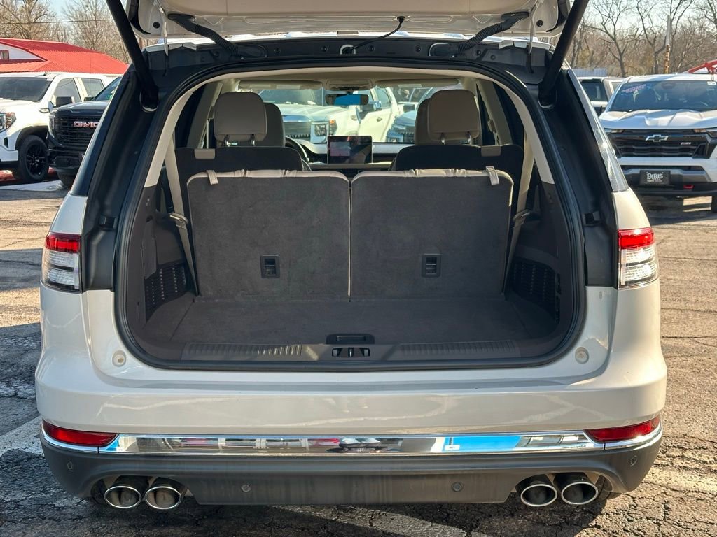 Used 2023 Lincoln Aviator Reserve w/ Elements Package Plus image 8