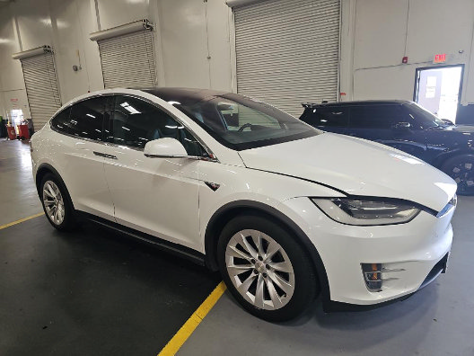 Used 2018 Tesla Model X 75D AWD/4WD image 3