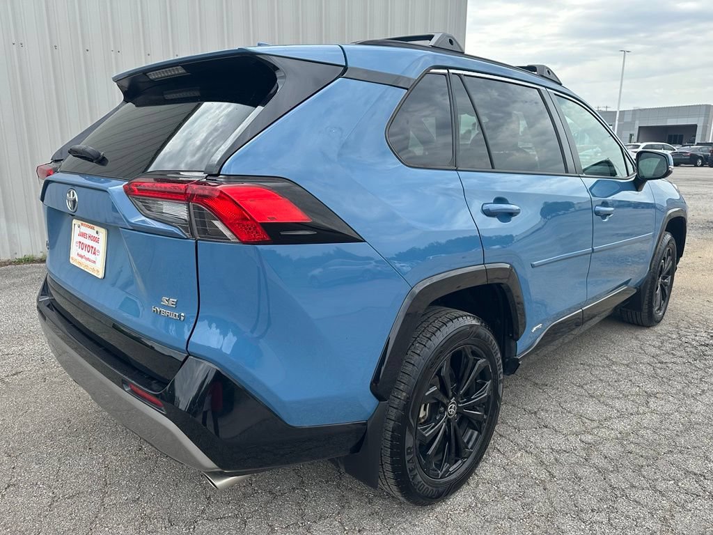 Used 2022 Toyota RAV4 SE AWD/4WD image 5
