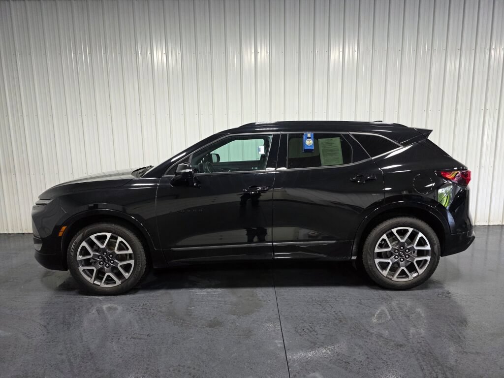 Used 2023 Chevrolet Blazer RS w/ Enhanced Convenience Package AWD/4WD image 4