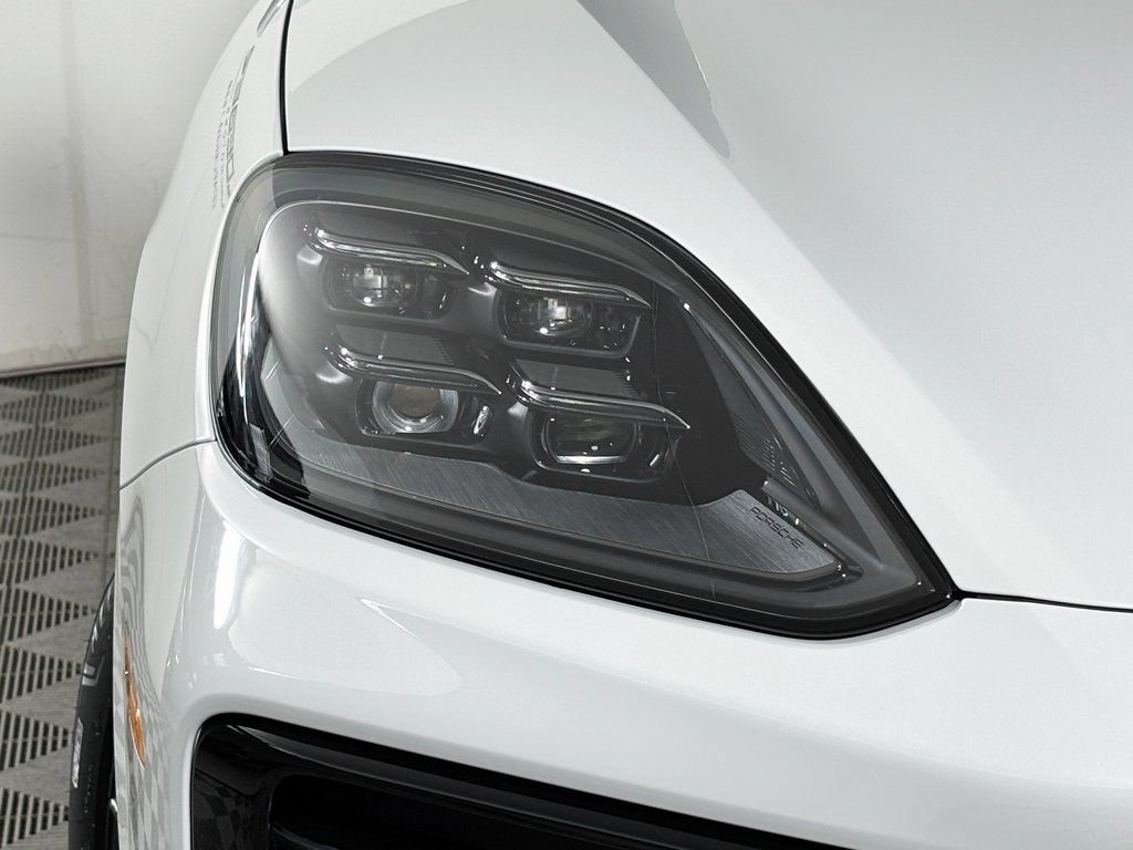 Certified 2026 Porsche Cayenne AWD/4WD image 11