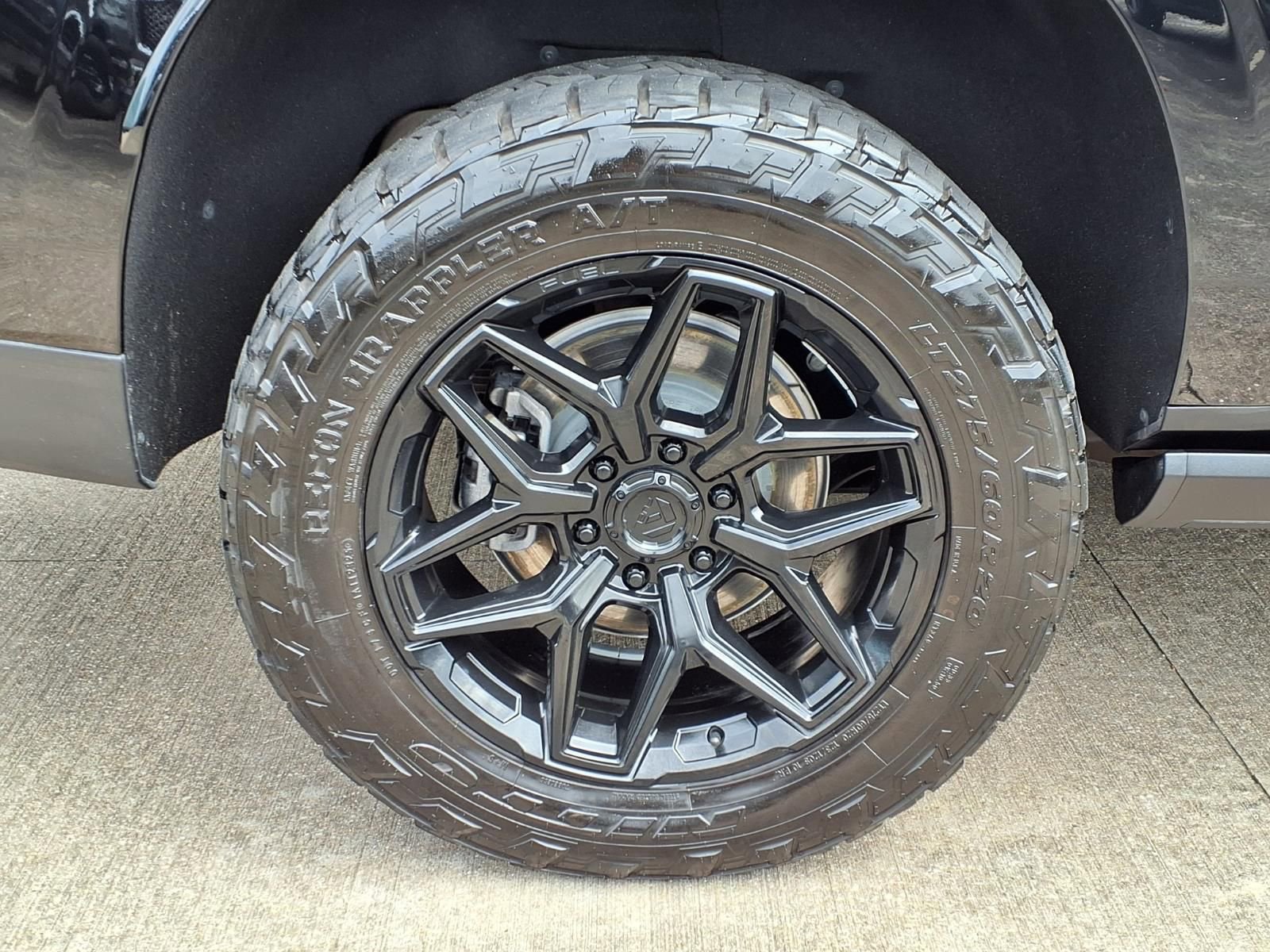 Used 2025 GMC Yukon XL Denali Ultimate image 10
