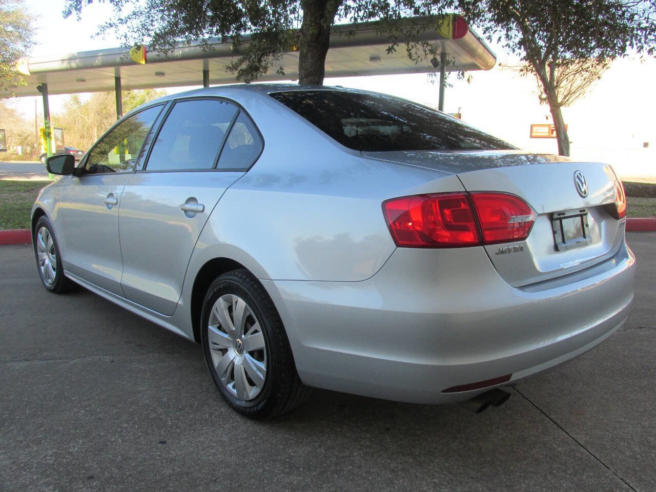Used 2014 Volkswagen Jetta S image 5