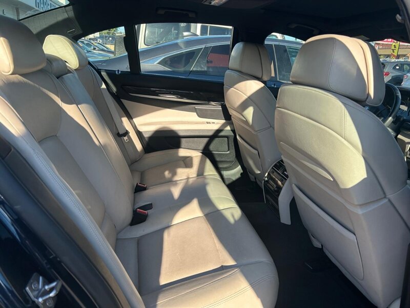 Used 2012 BMW 750i w/ M Sport Pkg RWD image 16