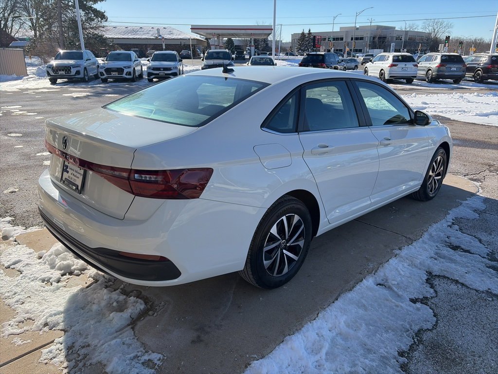 Certified 2025 Volkswagen Jetta S image 9