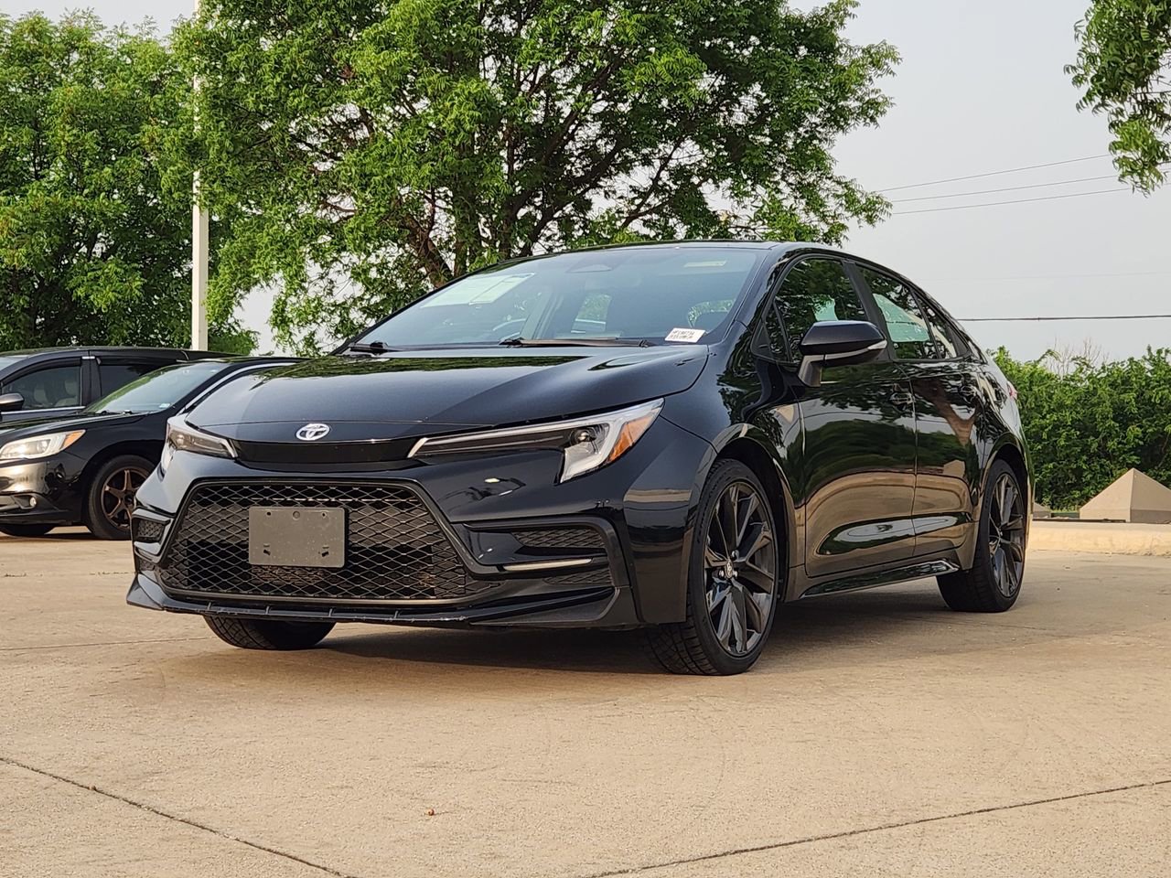 Used 2024 Toyota Corolla SE FWD image 3