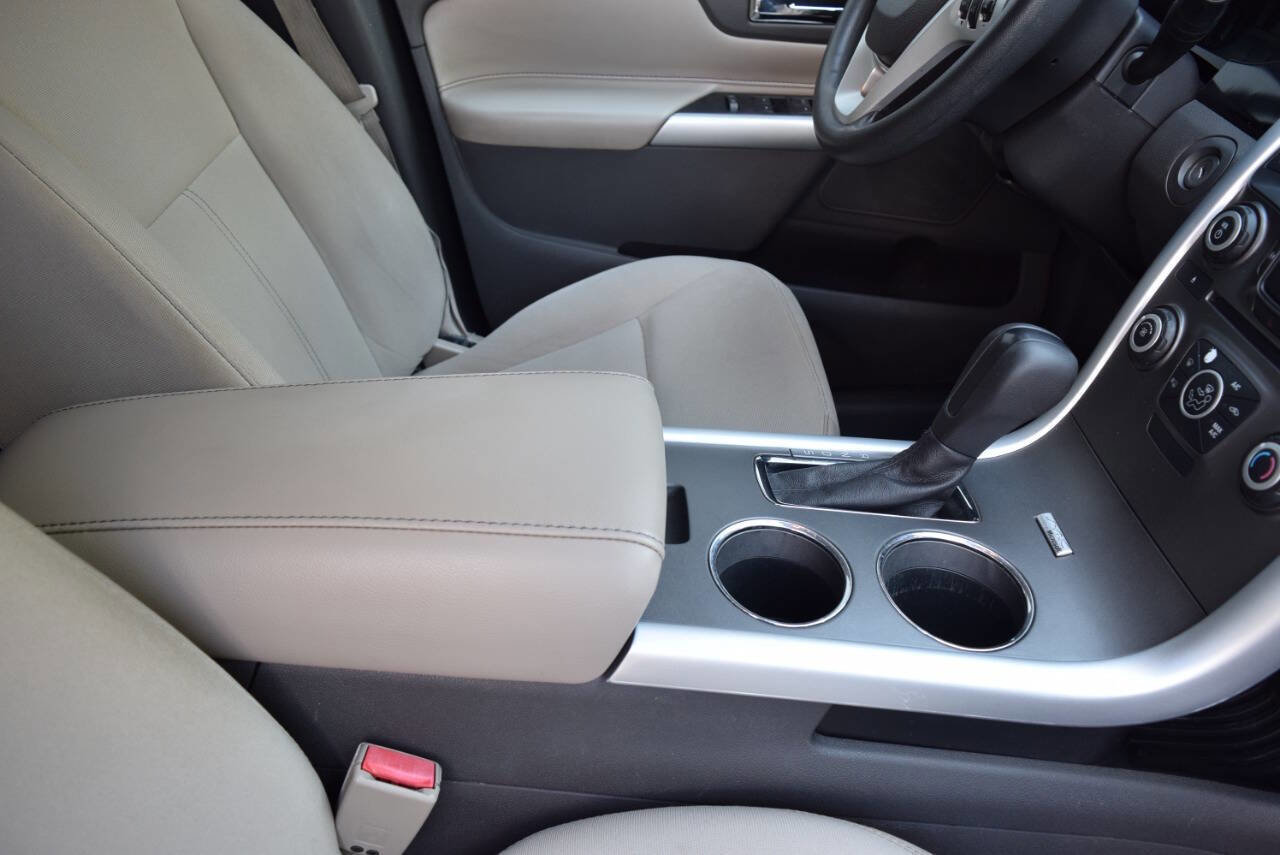 Used 2013 Ford Edge SE image 29