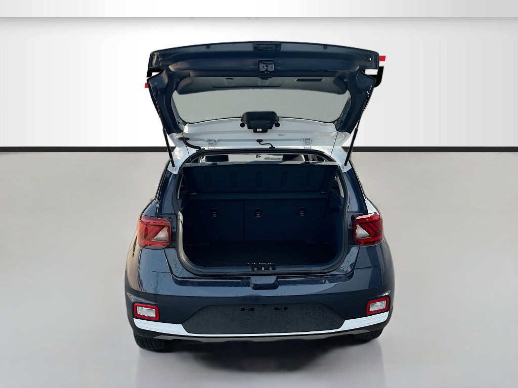 Used 2025 Hyundai Venue Limited FWD image 25