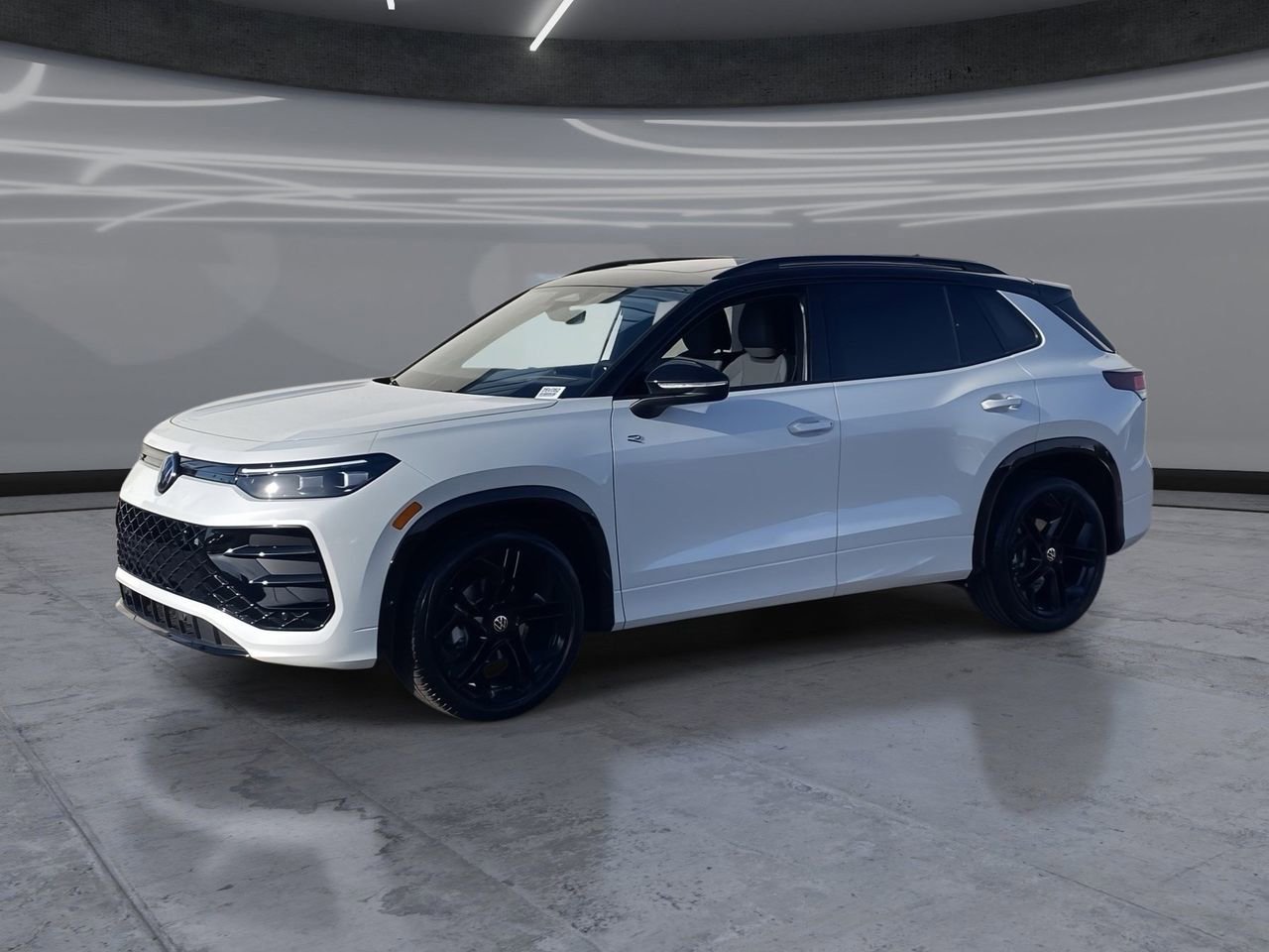 New 2026 Volkswagen Tiguan SE R-Line image 1