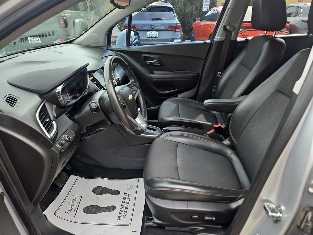 Used 2018 Chevrolet Trax LT w/ LT Convenience Package FWD image 9