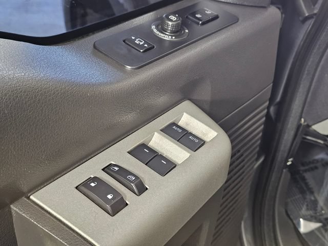 Used 2015 Ford F250 Lariat w/ Lariat Ultimate Package AWD/4WD image 25