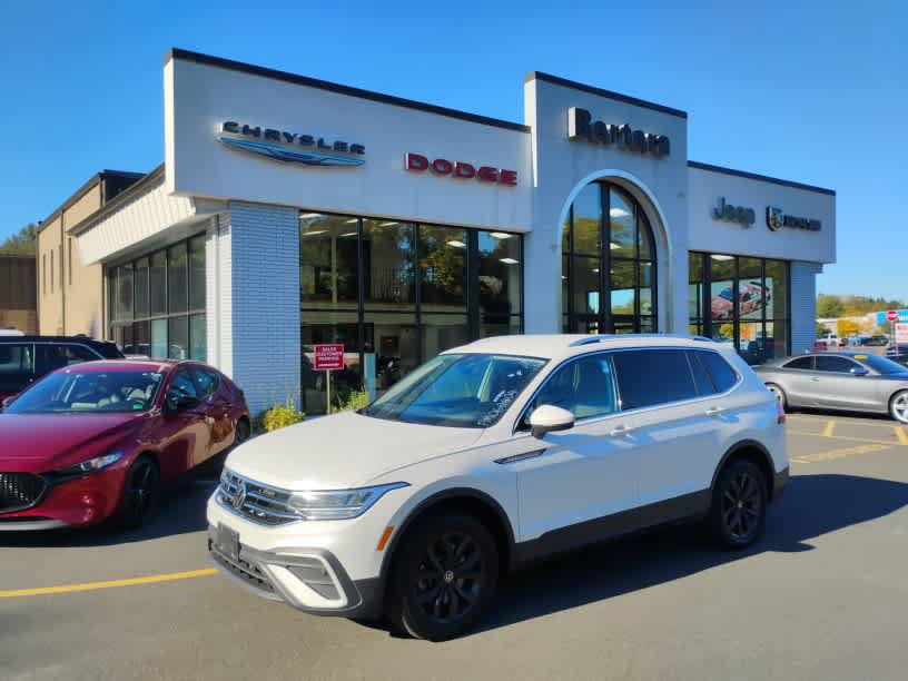 Used 2023 Volkswagen Tiguan SE