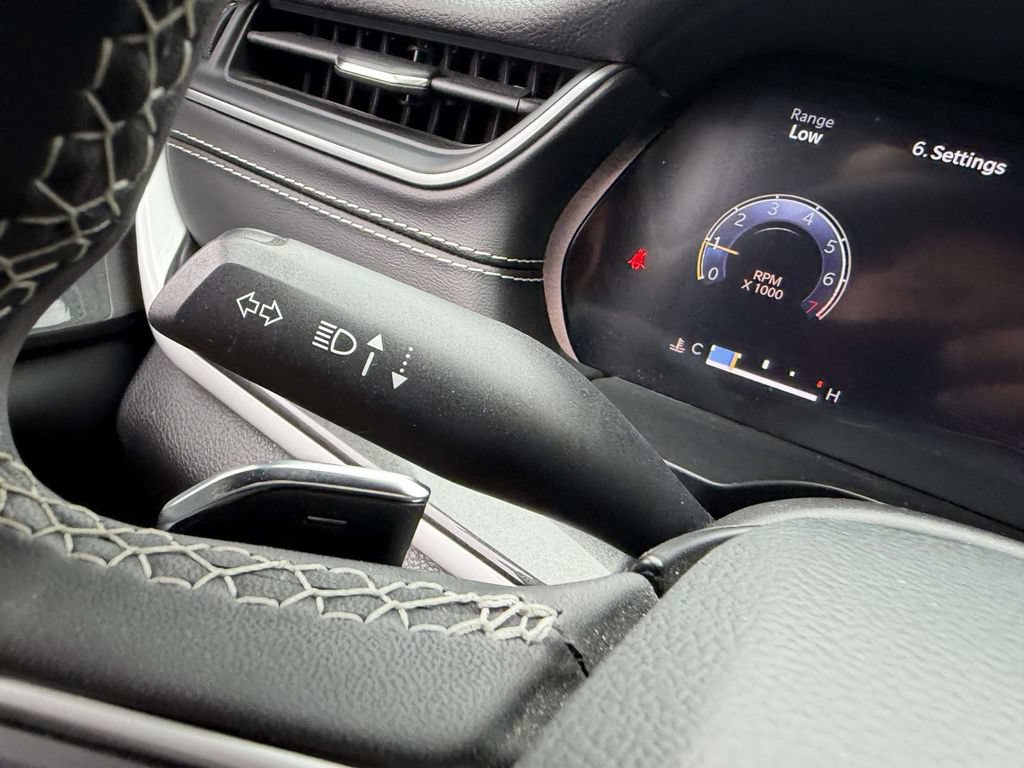 Certified 2023 Jeep Grand Cherokee Laredo AWD/4WD image 35