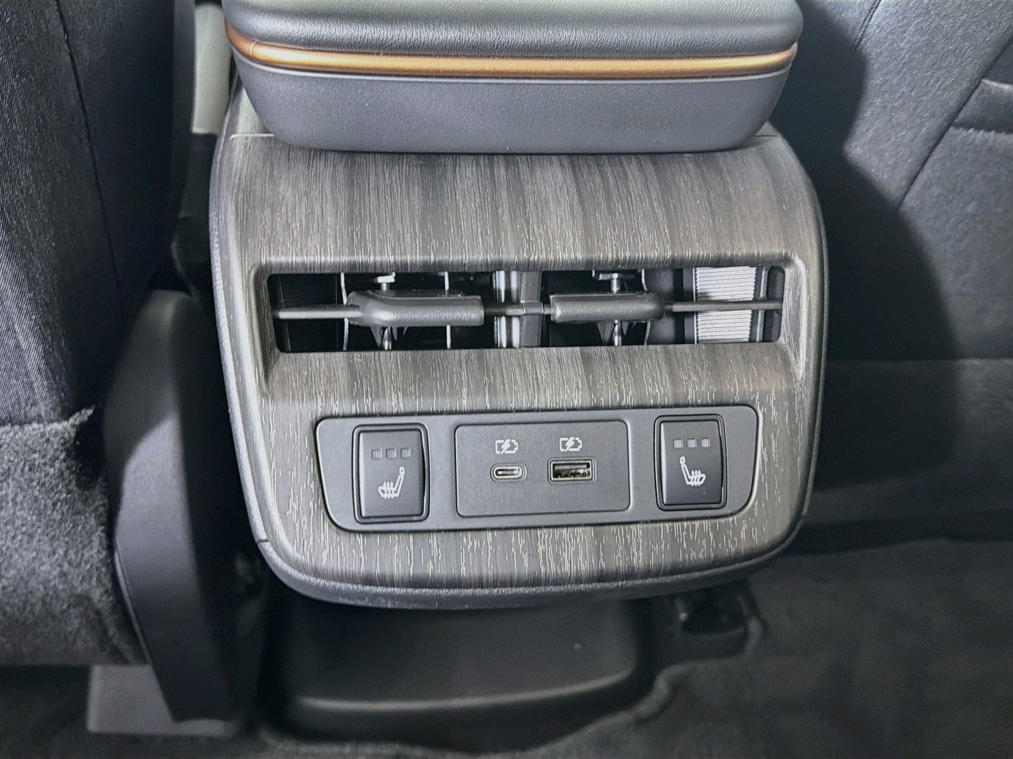 Used 2024 Nissan Ariya AWD image 27