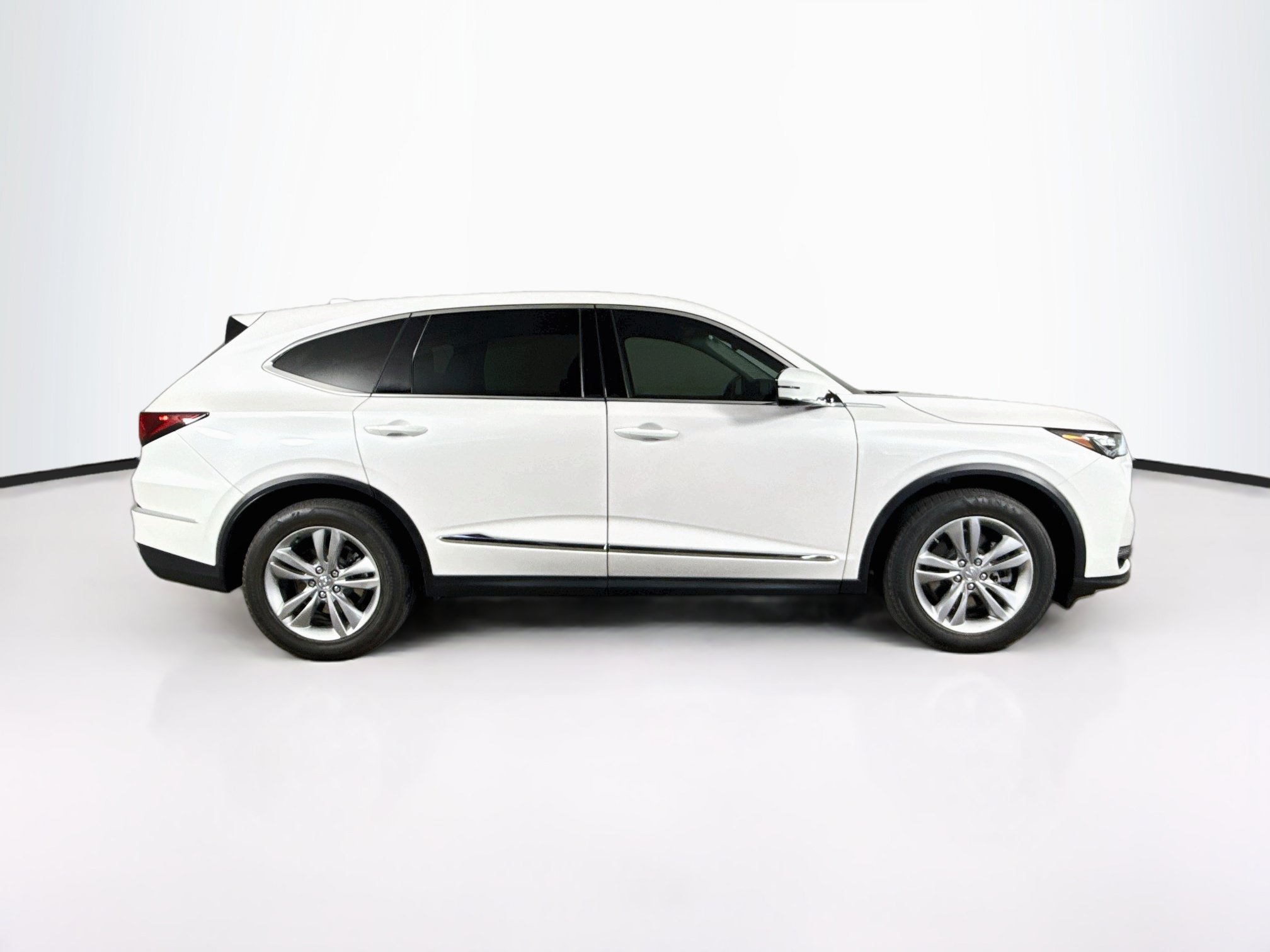 Used 2025 Acura MDX SH-AWD image 2