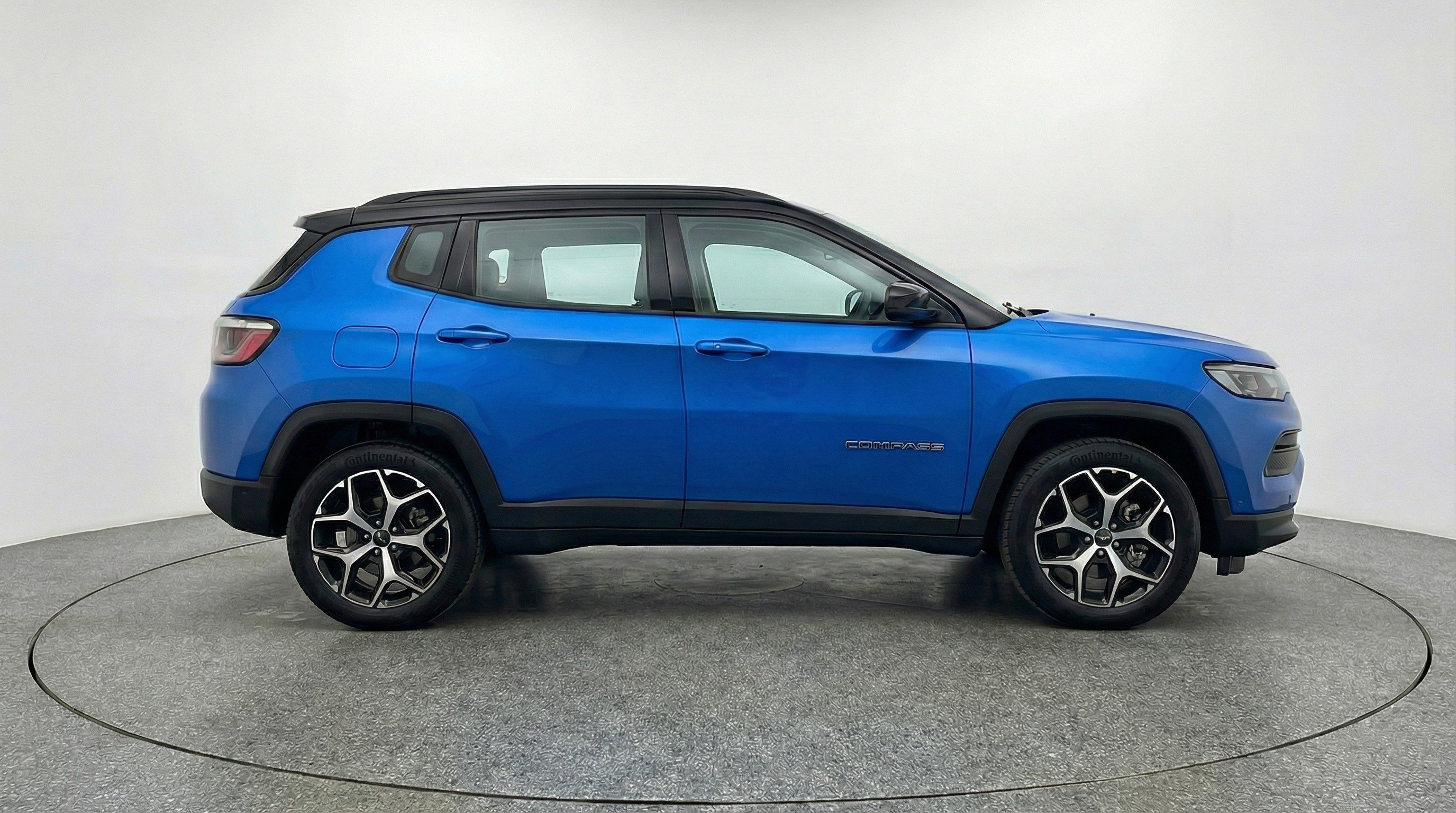 Used 2025 Jeep Compass Limited AWD/4WD image 11