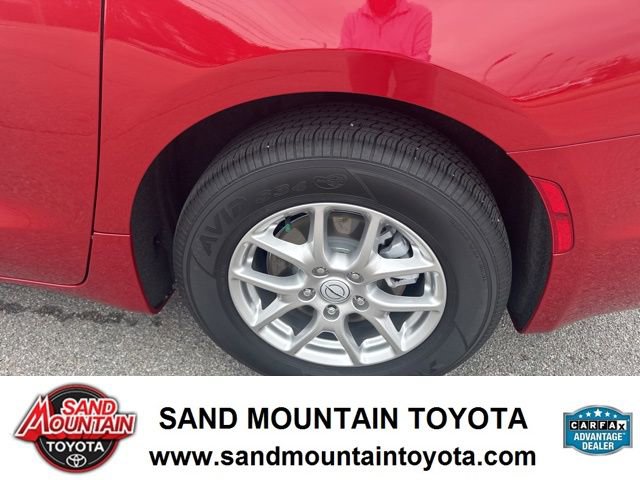 Used 2025 Chrysler Pacifica Select FWD image 11