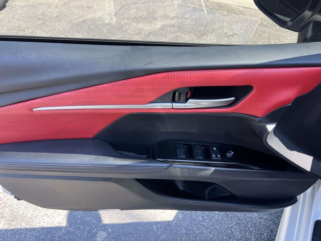 Used 2025 Toyota Camry LE AWD/4WD image 17