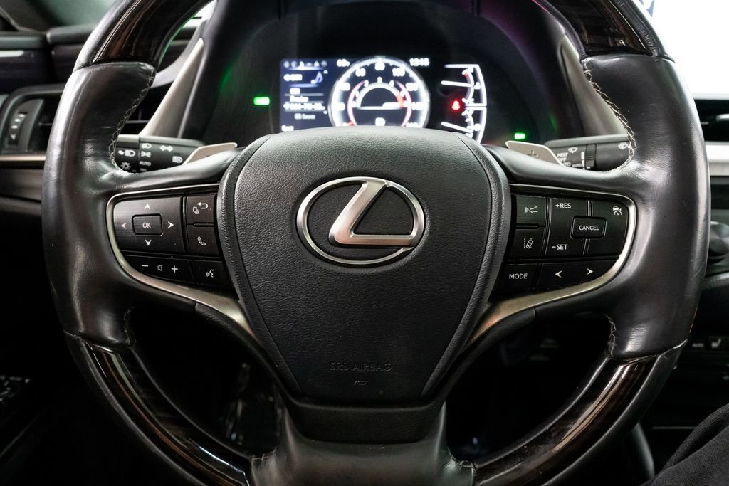 Used 2020 Lexus ES 300h 300h w/ Premium Package image 13