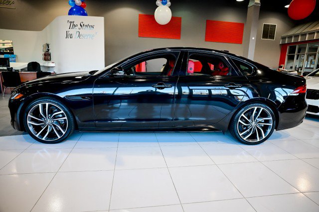 Used 2024 Jaguar XF R-Dynamic SE image 9