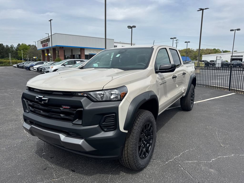 Used 2026 Chevrolet Colorado Trail Boss AWD/4WD image 2